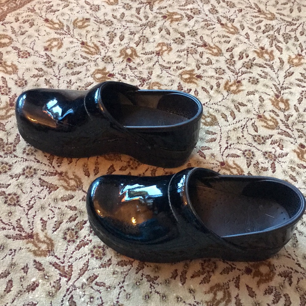 Black Patten Danskos!